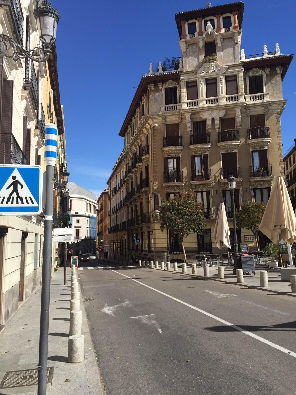 西班牙自驾常用交通规则和标志大全
